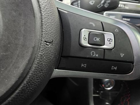 Used 2016 Volkswagen GTI SE FWD image 19