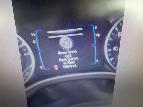 Used 2023 Chrysler Voyager LX FWD image 11