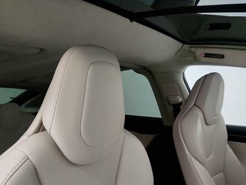 Used 2018 Tesla Model X 75D AWD/4WD image 38