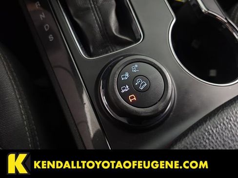 Used 2019 Ford Explorer XLT w/ Equipment Group 201A image 15