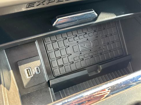 Used 2024 Ford Expedition Max XLT image 43