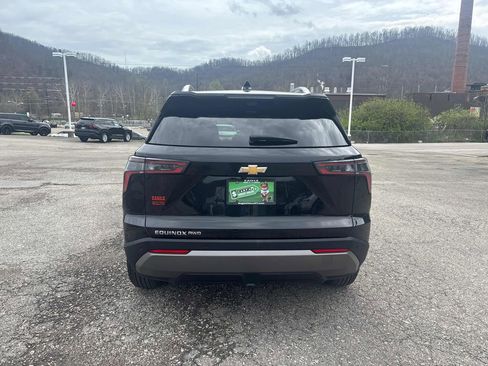 Used 2025 Chevrolet Equinox LT w/ Convenience Package II image 4