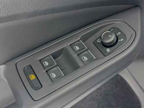 Used 2024 Volkswagen Golf R w/ MDO Package image 18