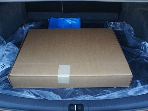 Used 2025 Toyota Corolla LE FWD image 15