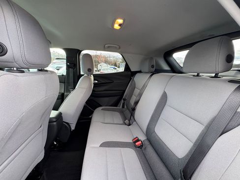 Used 2025 Chevrolet TrailBlazer LT AWD/4WD image 13