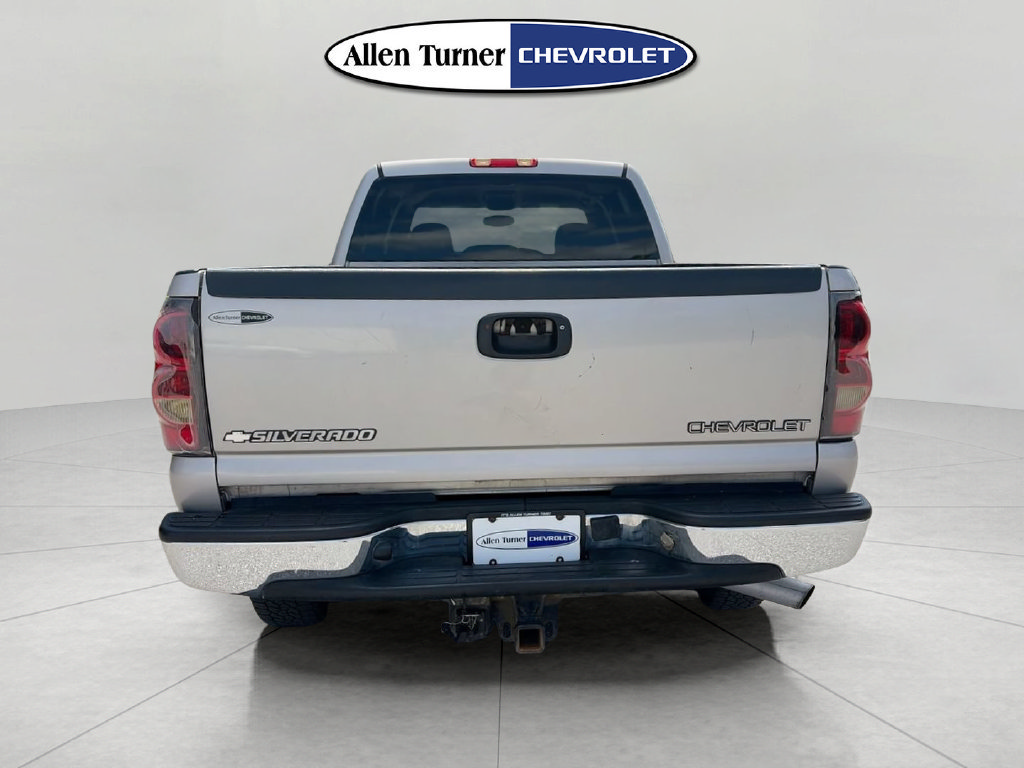 Used 2005 Chevrolet Silverado 2500 LT w/ Heavy-Duty Power Package RWD image 5