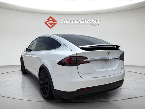 Used 2018 Tesla Model X 75D AWD/4WD image 4