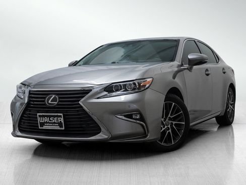 Used 2017 Lexus ES 350 w/ Luxury Package FWD image 1