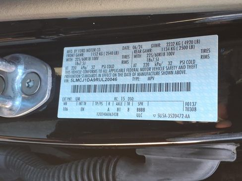 Certified 2024 Lincoln Corsair AWD image 32