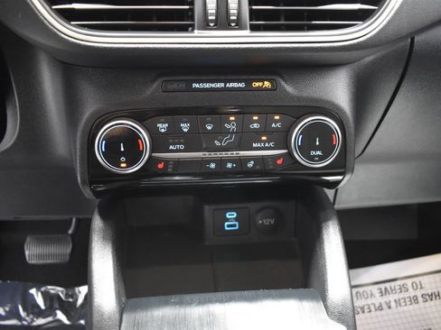 Used 2022 Ford Escape SE w/ Convenience Package FWD image 19