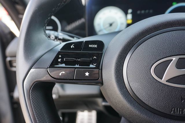 Used 2025 Hyundai Elantra SEL FWD image 20