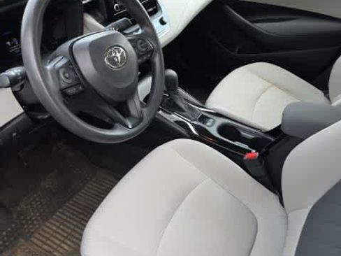 Used 2022 Toyota Corolla LE FWD image 12