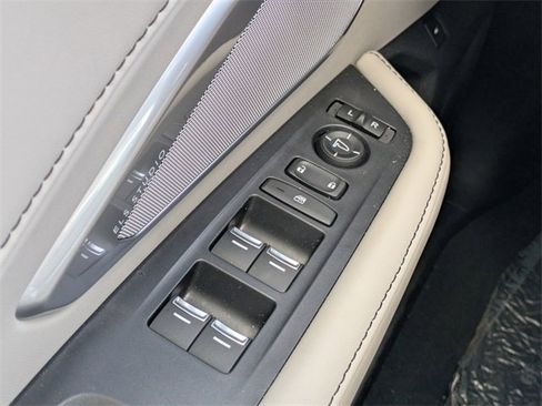 Certified 2025 Acura RDX w/ Technology Package image 28