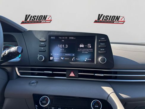 Used 2025 Hyundai Elantra Blue image 15