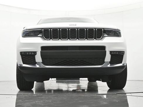 Used 2023 Jeep Grand Cherokee L Limited RWD image 40