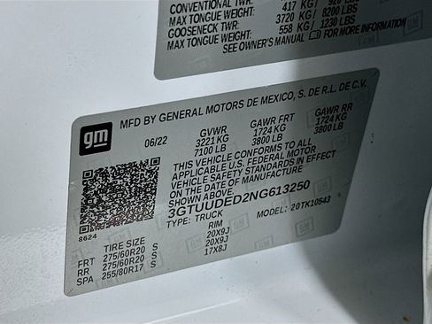 Used 2022 GMC Sierra 1500 SLT w/ X31 Off-Road Package image 12