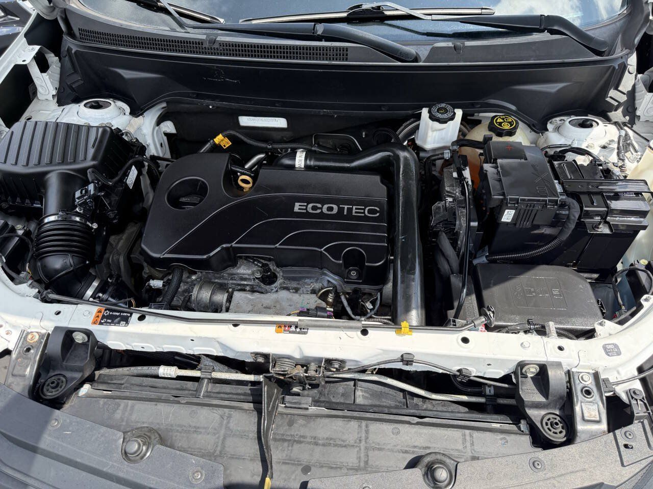 Used 2018 Chevrolet Equinox LT FWD image 16