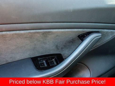 Used 2020 Tesla Model 3 Performance image 19