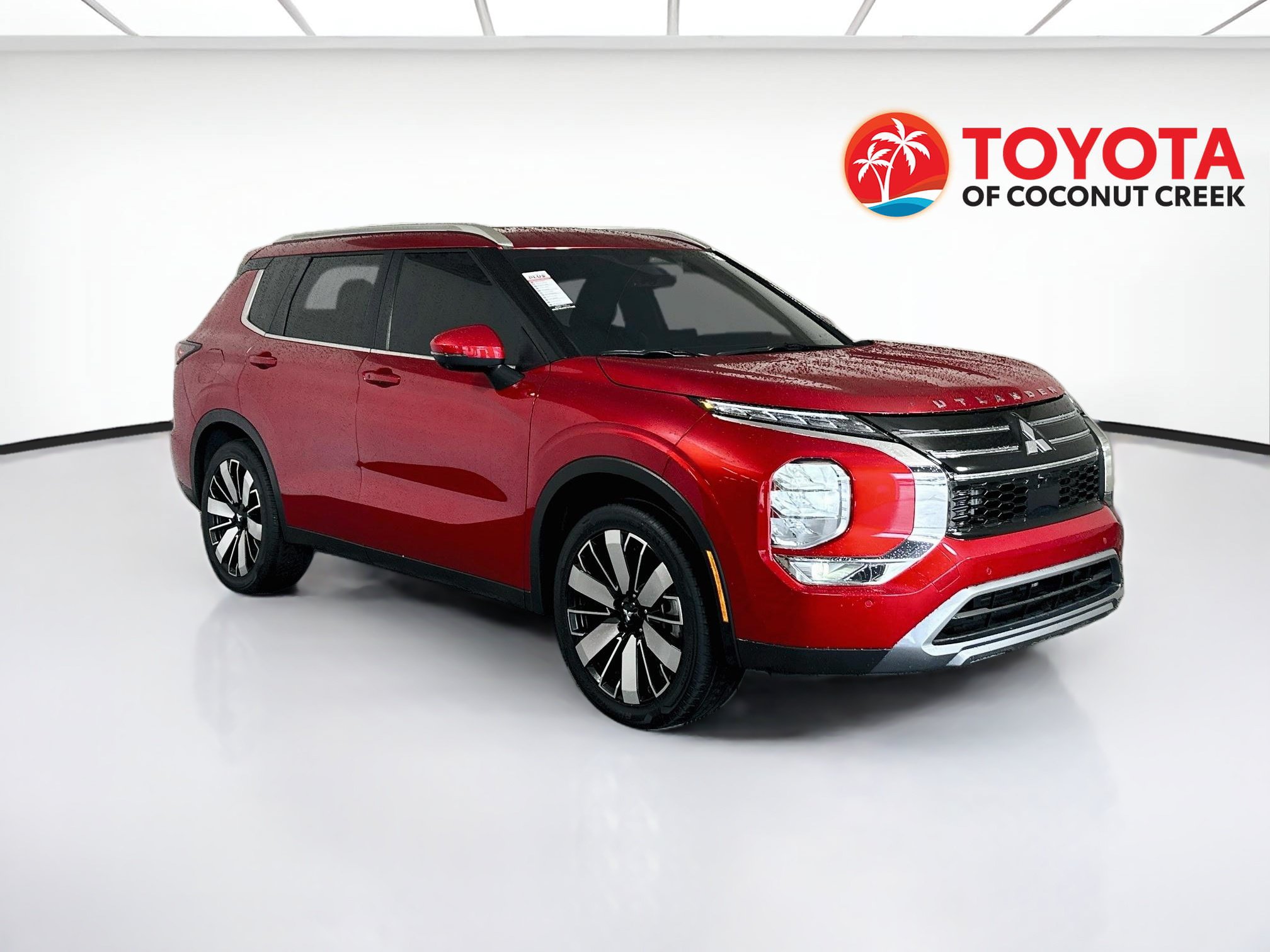Used 2026 Mitsubishi Outlander SE FWD image 1