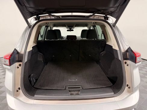 Used 2025 Nissan Rogue SV AWD/4WD image 12