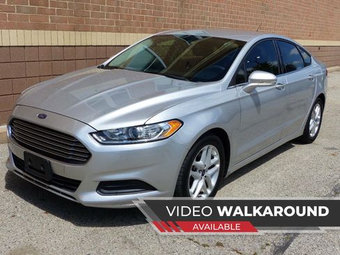 Used 2016 Ford Fusion SE FWD image 1