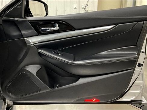 Used 2023 Nissan Maxima SV w/ Floor Mat Group image 24