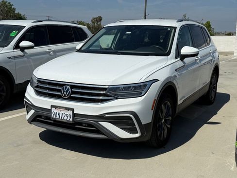 Used 2022 Volkswagen Tiguan SE image 4
