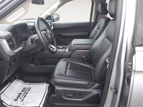 Used 2024 Ford Expedition Max XLT image 9