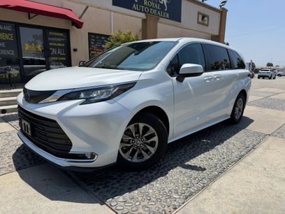 Used 2023 Toyota Sienna XLE