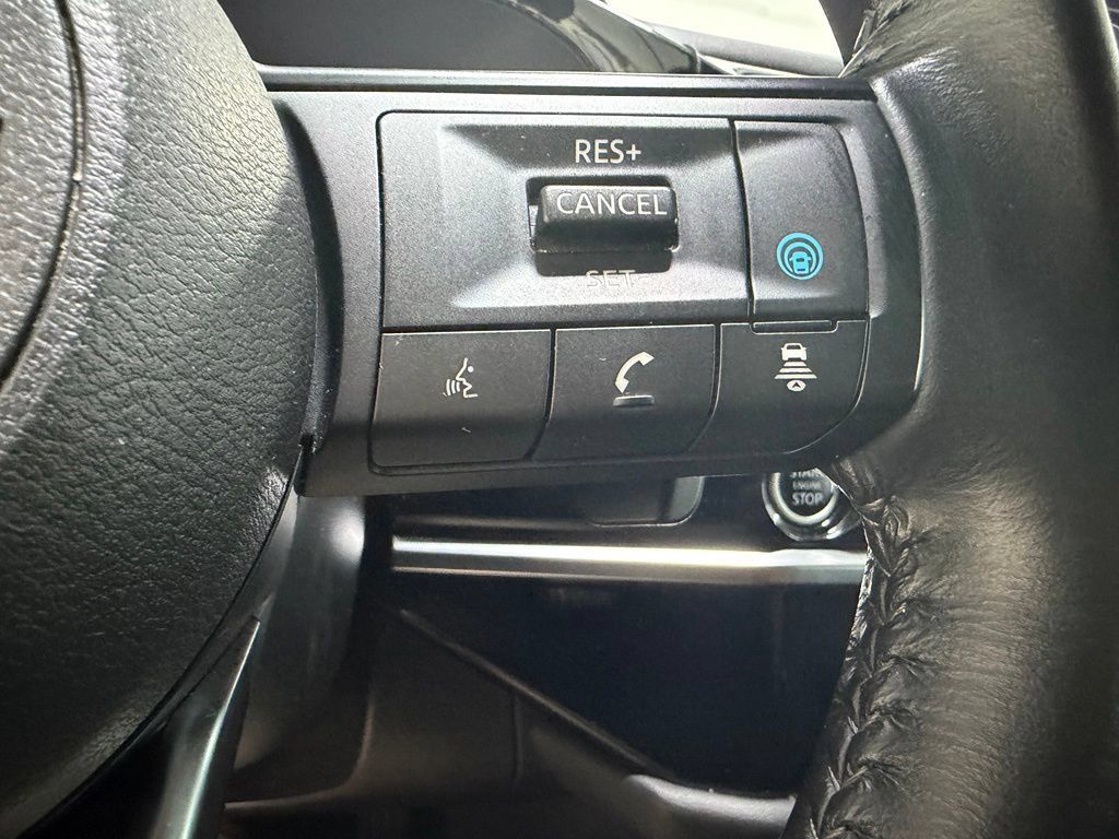 Used 2024 Nissan Pathfinder SV FWD image 19