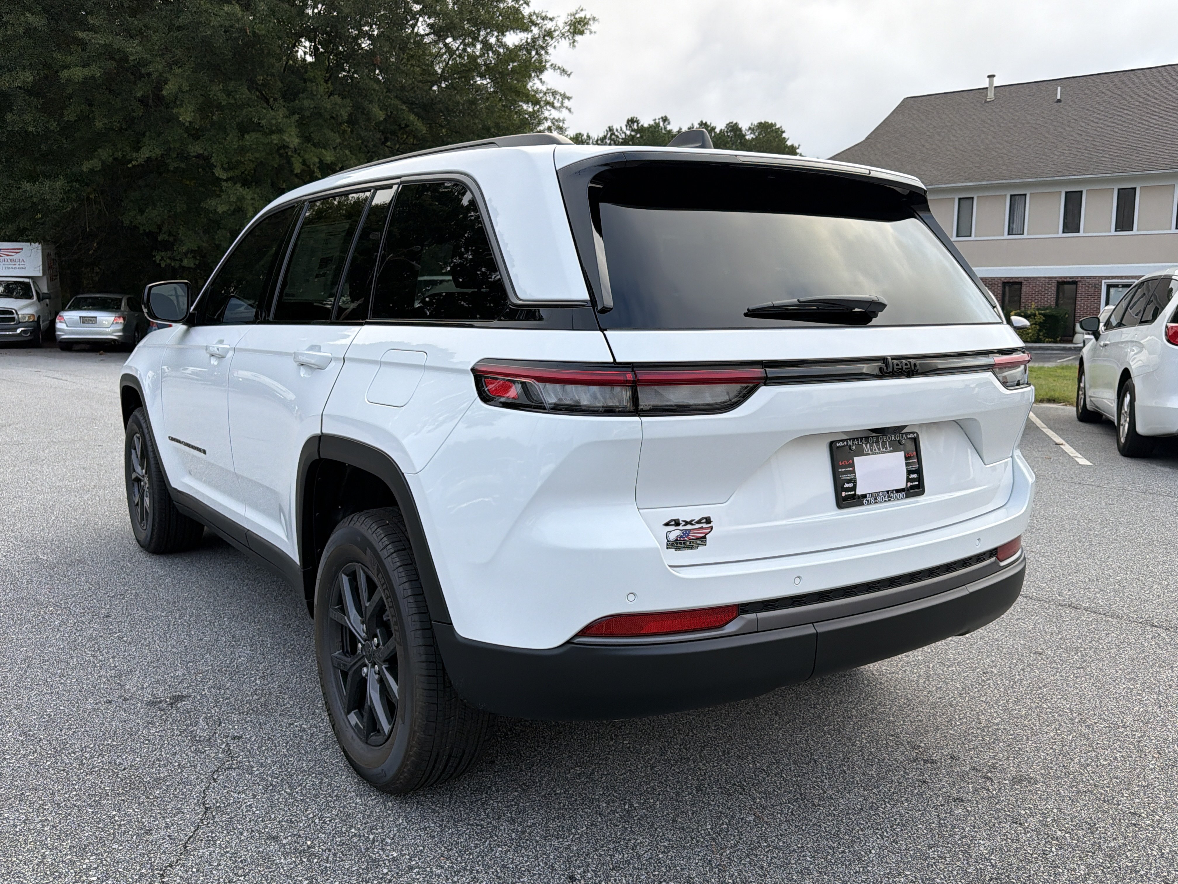 New 2027 Jeep Grand Cherokee Altitude AWD/4WD image 7