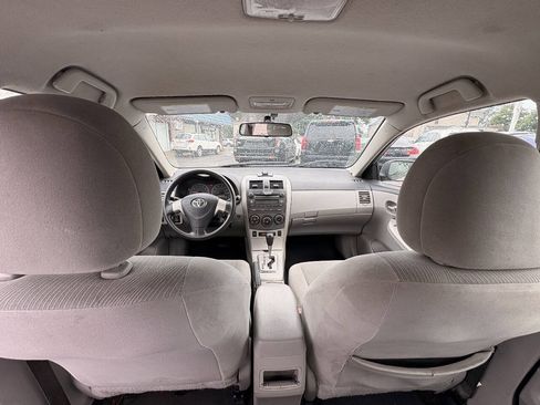 Used 2011 Toyota Corolla LE FWD image 29