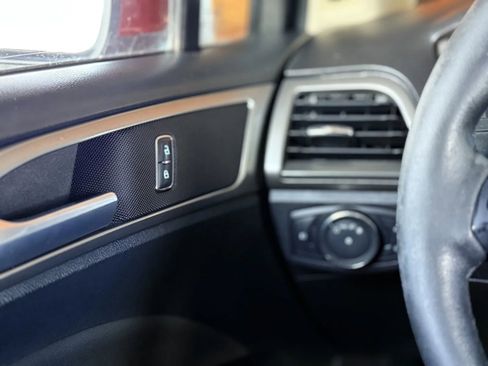 Used 2017 Ford Fusion SE w/ Equipment Group 201A image 27