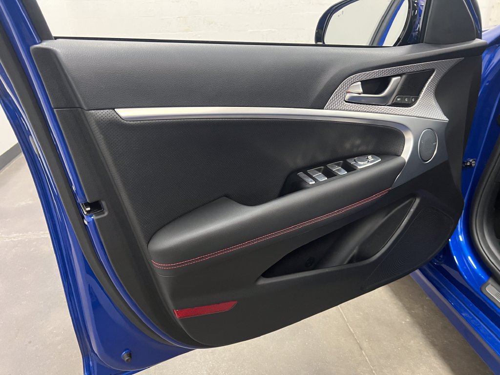 Used 2023 Genesis G70 2.0T w/ Sport Prestige Package RWD image 11