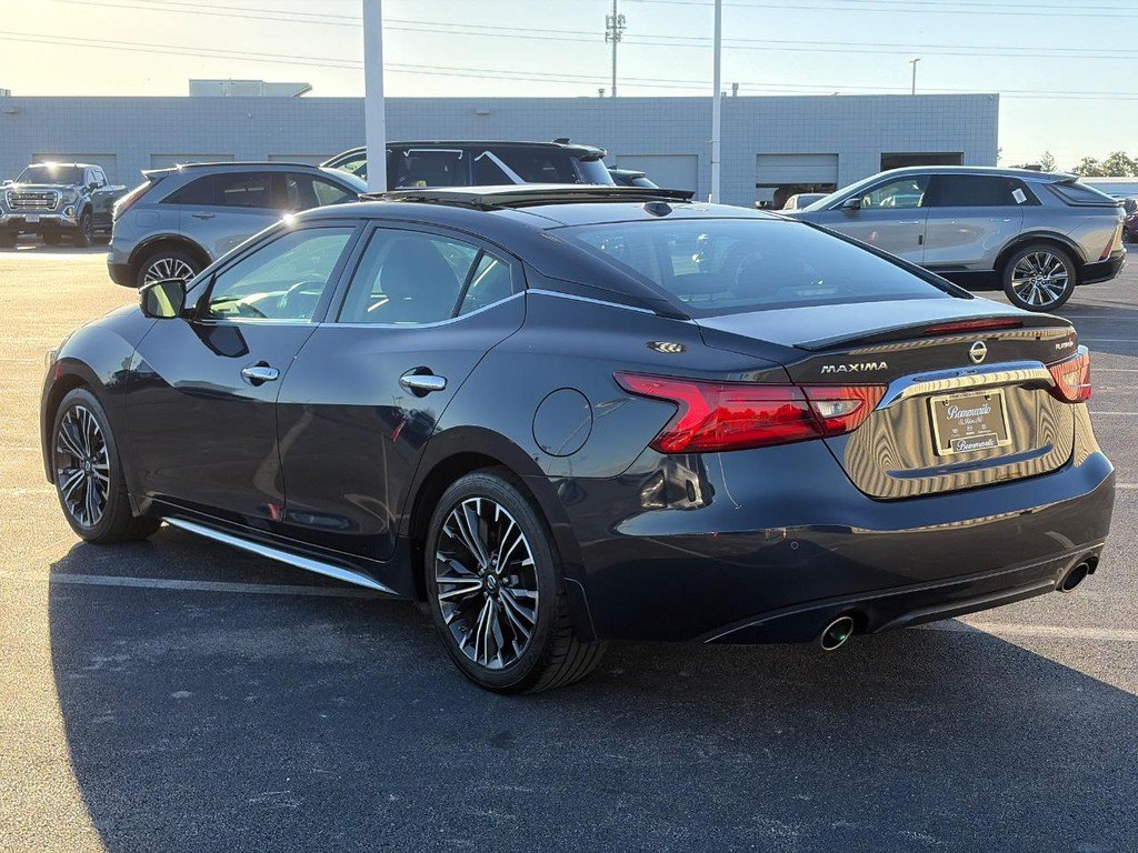 Used 2016 Nissan Maxima Platinum w/ Interior Lighting Package FWD image 8