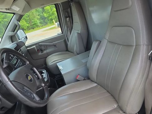 Used 2020 Chevrolet Express 3500 Extended w/ Driver Convenience Package RWD image 12