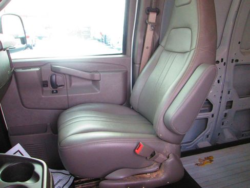 Used 2021 Chevrolet Express 2500 Extended w/ Driver Convenience Package image 6