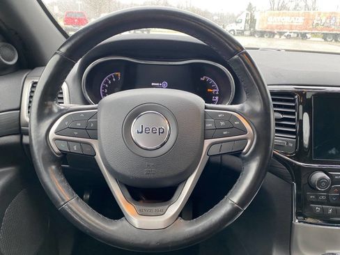 Used 2020 Jeep Grand Cherokee Laredo w/ Quick Order Package 2BN North image 11