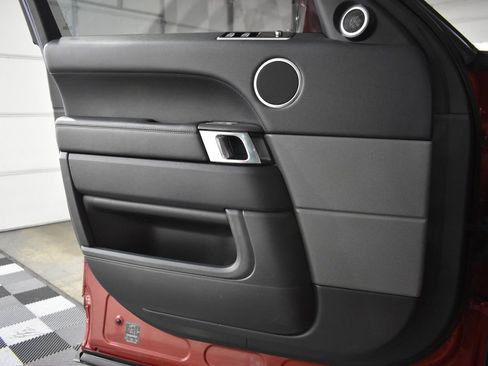 Used 2018 Land Rover Range Rover Sport SE image 22