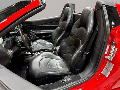 Used 2018 Ferrari 488 Spider RWD image 18