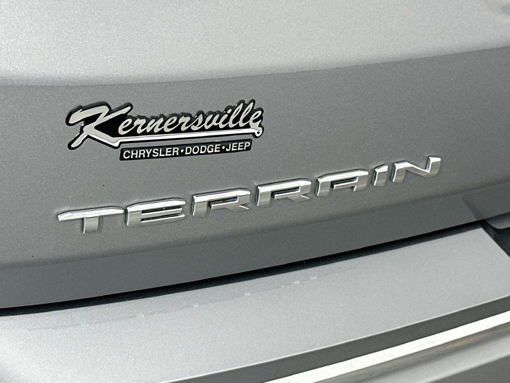 Used 2024 GMC Terrain Denali w/ Denali Premium Package AWD/4WD image 27