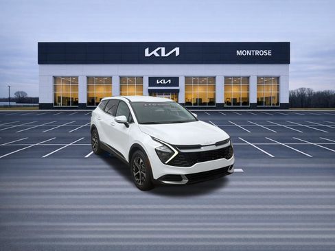 Certified 2023 Kia Sportage EX image 3