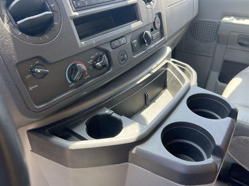 Used 2022 Ford E-350 and Econoline 350 Super Duty RWD image 19