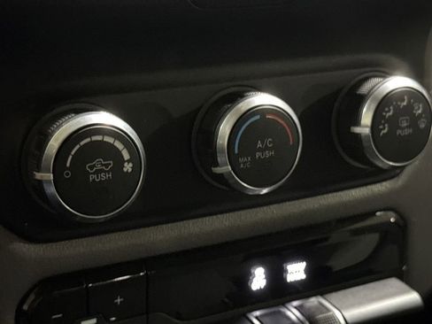 Used 2020 RAM 1500 Big Horn AWD/4WD image 16