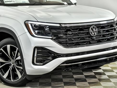 New 2026 Volkswagen Atlas SEL Premium R-Line AWD/4WD image 2