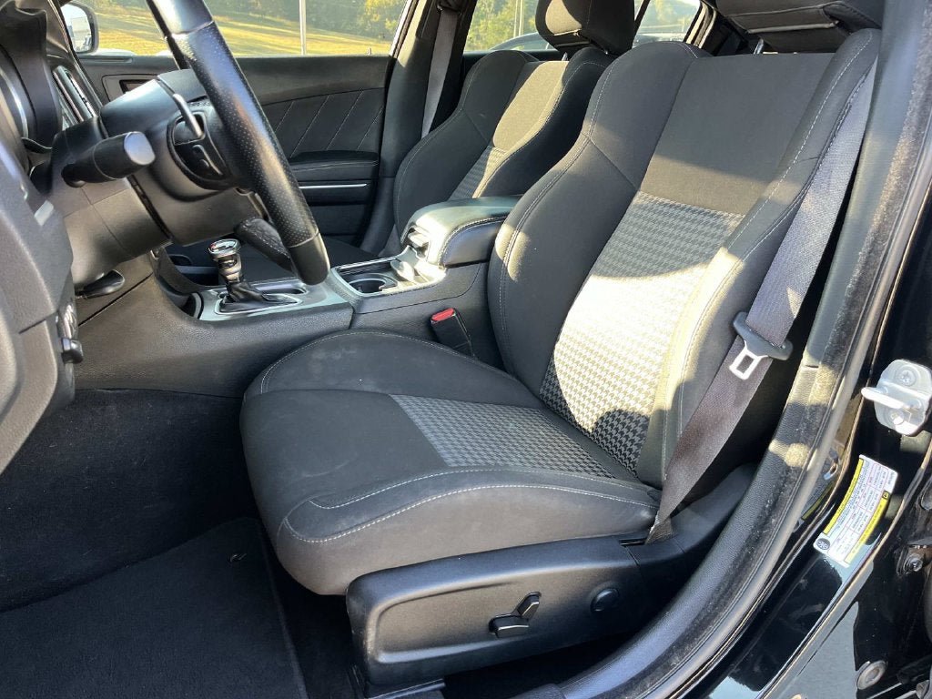 Used 2022 Dodge Charger GT w/ Driver Convenience Group RWD image 27