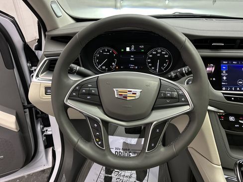 Used 2025 Cadillac XT5 Premium Luxury image 29