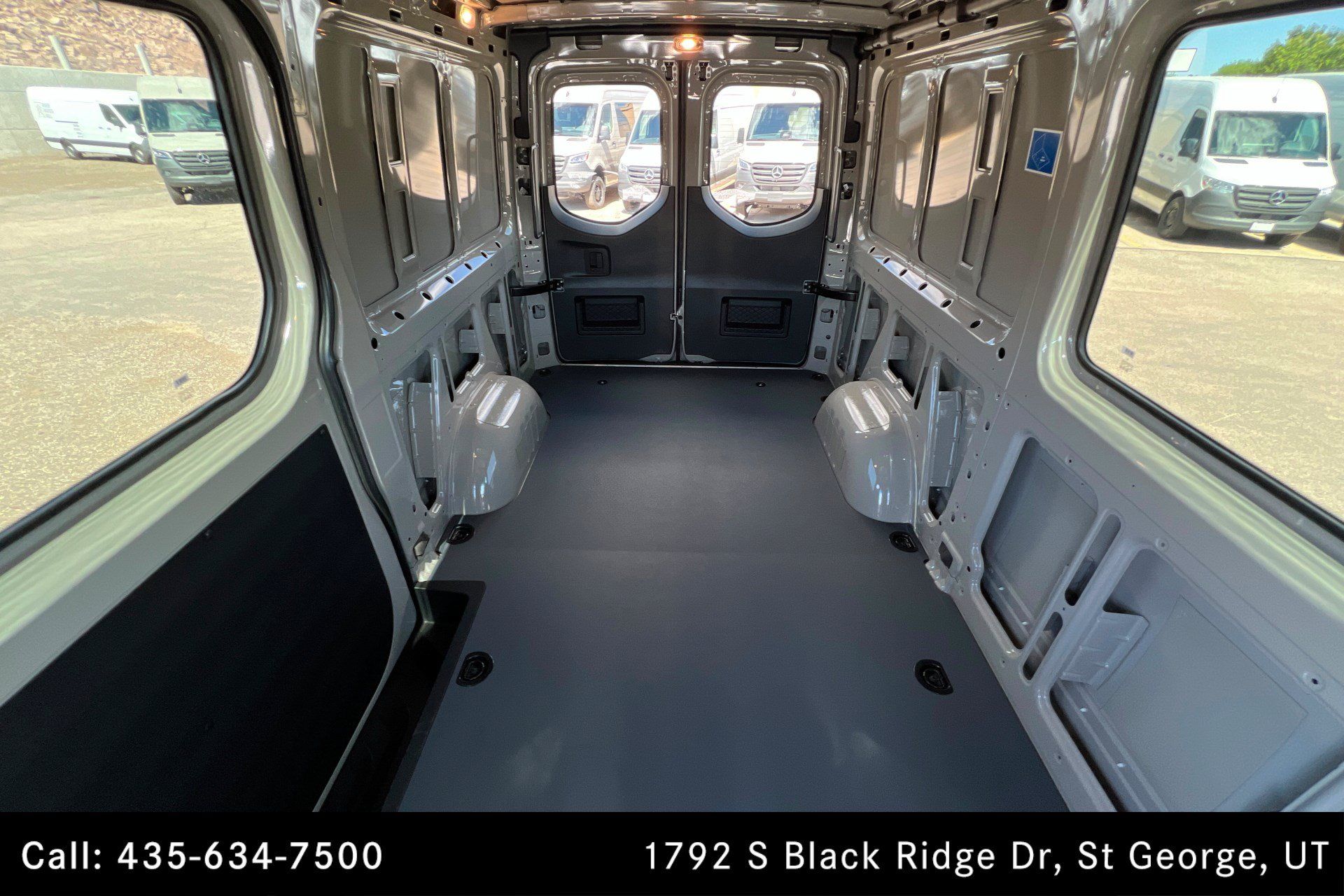 Used 2025 Mercedes-Benz Sprinter 2500 image 24
