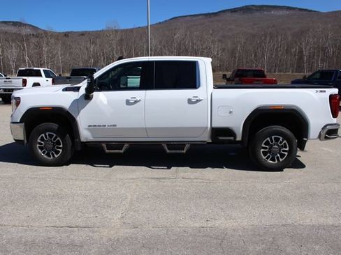 Used 2023 GMC Sierra 2500 SLE w/ SLE Value Package; AWD/4WD image 4