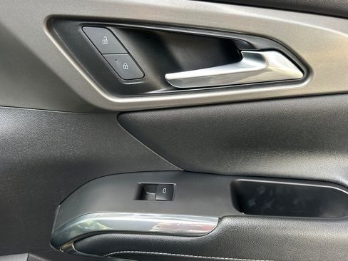 Used 2024 Chevrolet Traverse LT image 23